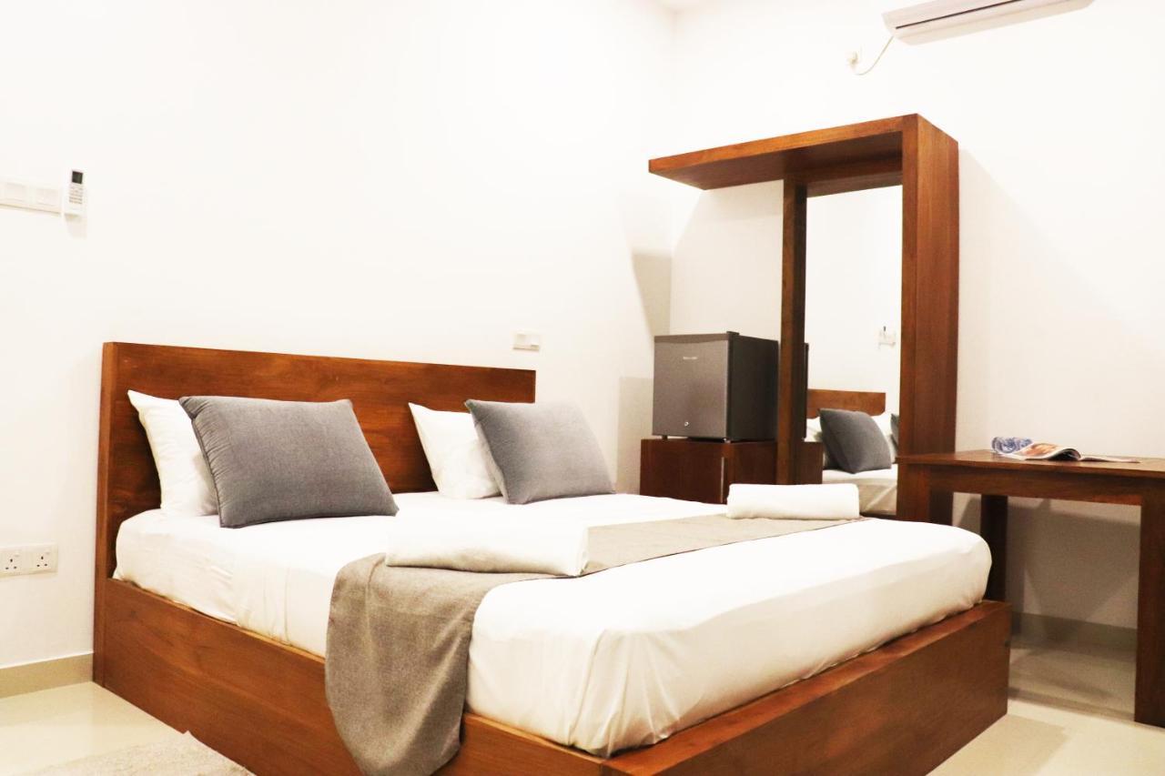 Marakolliya Beach Resort Tangalle Buitenkant foto