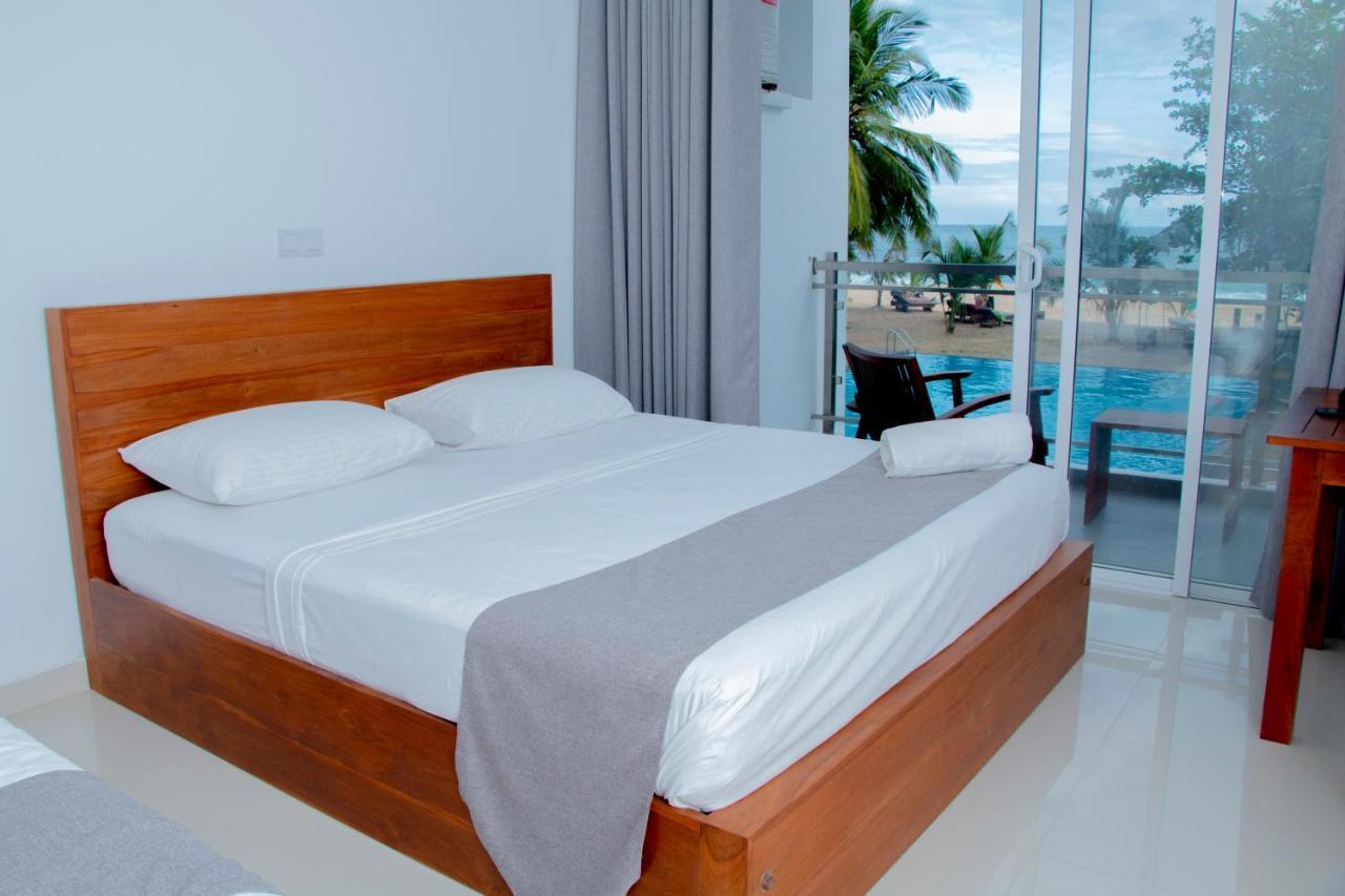 Marakolliya Beach Resort Tangalle Buitenkant foto