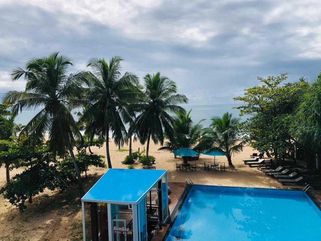 Marakolliya Beach Resort Tangalle Buitenkant foto