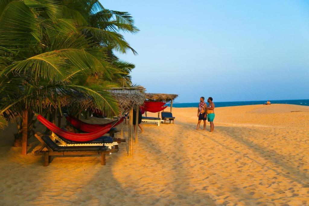 Marakolliya Beach Resort Tangalle Buitenkant foto